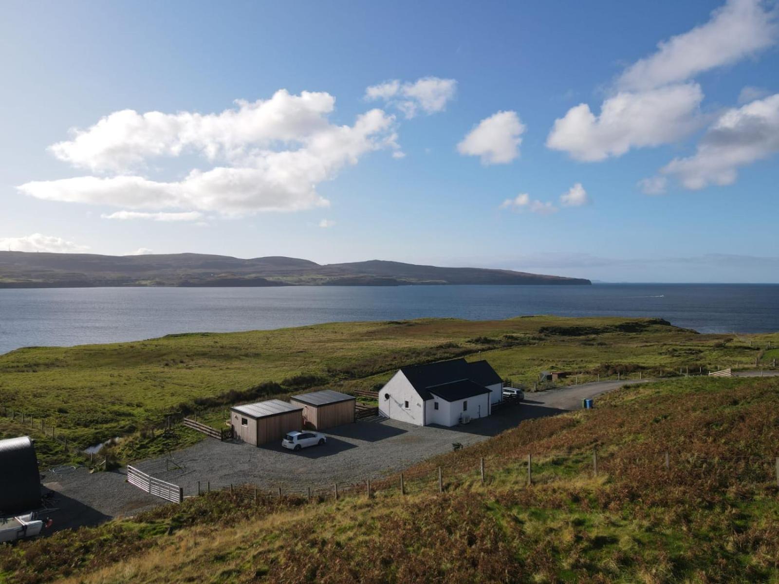 Lampay Chalets Dunvegan  Exterior photo