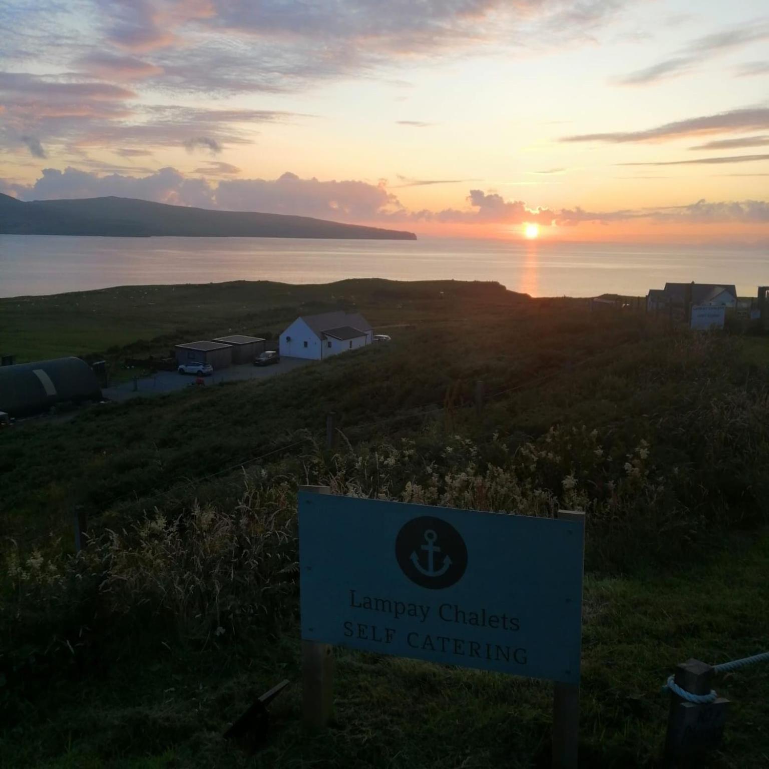 Lampay Chalets Dunvegan  Exterior photo