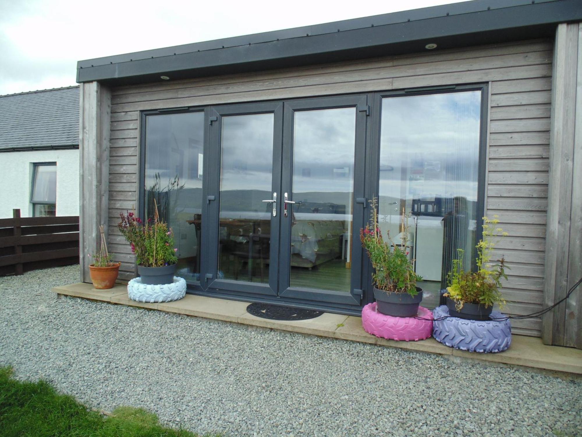 Lampay Chalets Dunvegan  Exterior photo