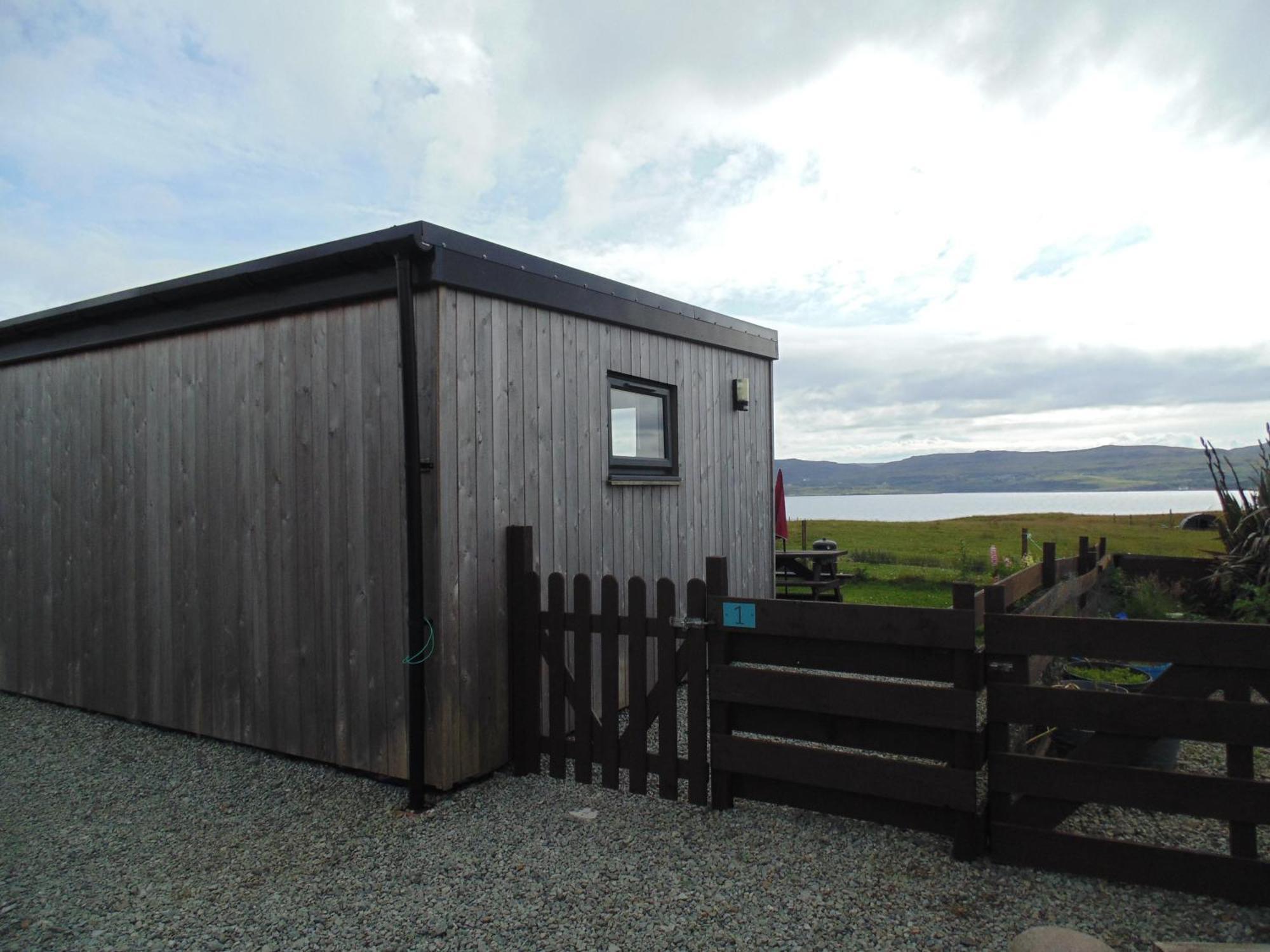 Lampay Chalets Dunvegan  Exterior photo